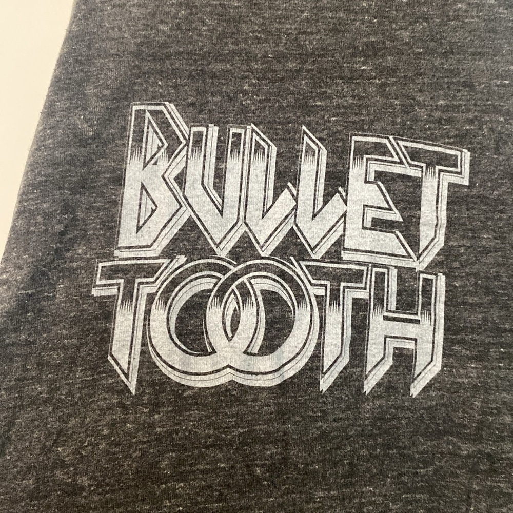 Bullet Tooth Tank - Picture 2 of 4